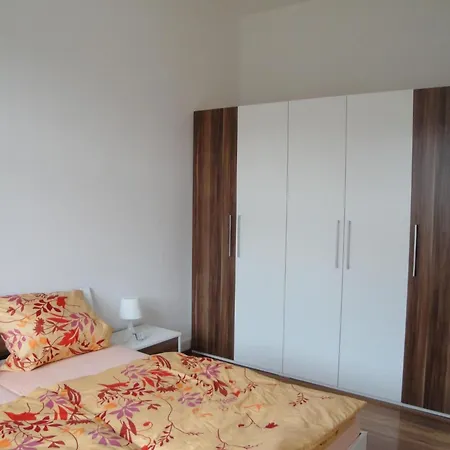 Apartamento In Einem Historischen Gebaeude Mit Balkon Und Blick Auf Mosel By Interhome Zell an der Mosel