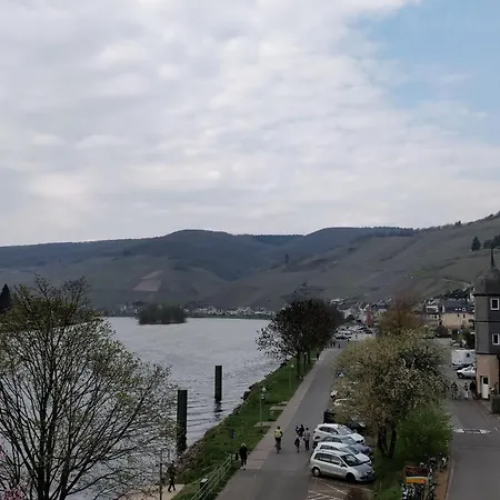 In Einem Historischen Gebaeude Mit Balkon Und Blick Auf Mosel By Interhome Apartman