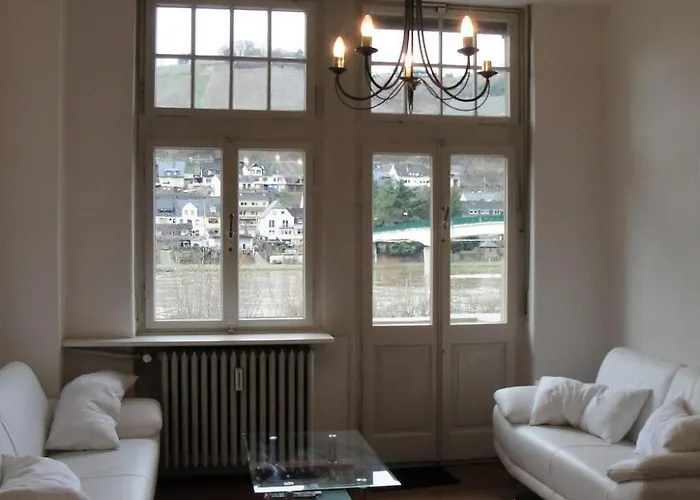 In Einem Historischen Gebaeude Mit Balkon Und Blick Auf Mosel By Interhome Apartamento *