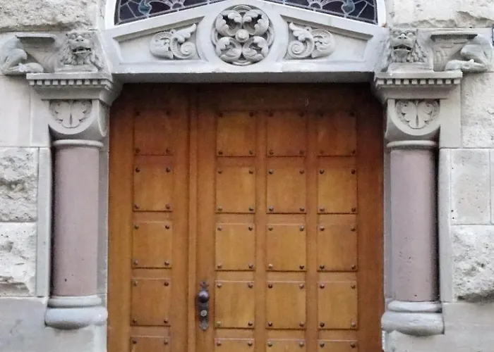 In Einem Historischen Gebaeude Mit Balkon Und Blick Auf Mosel By Interhome Apartamento Zell an der Mosel