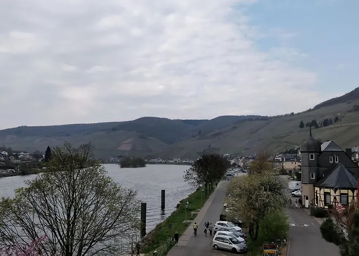 In Einem Historischen Gebaeude Mit Balkon Und Blick Auf Mosel By Interhome Apartamento