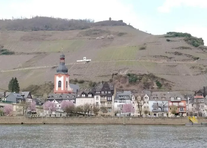 In Einem Historischen Gebaeude Mit Balkon Und Blick Auf Mosel By Interhome Apartamento